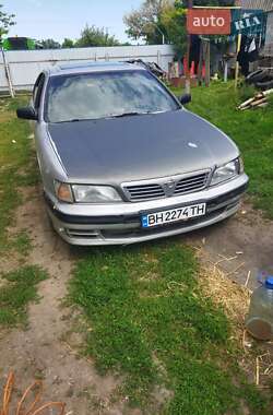 Седан Nissan Maxima 1999 в Знам'янці