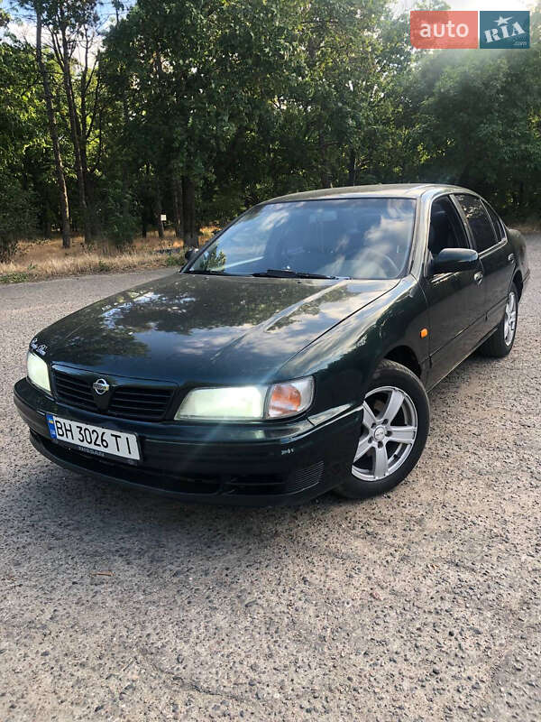 Седан Nissan Maxima 1995 в Одесі