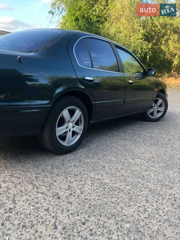 Седан Nissan Maxima 1995 в Одесі