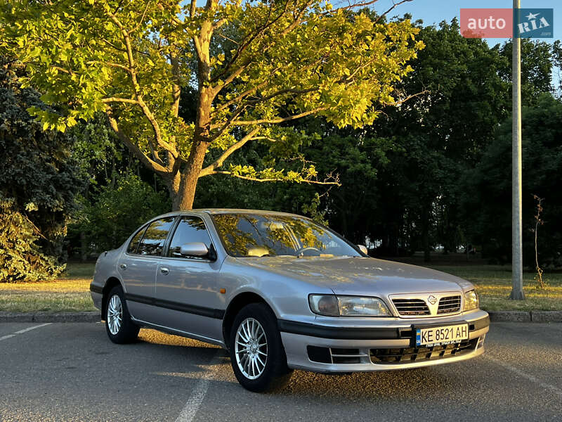 Nissan Maxima 1995