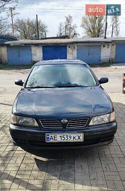 Седан Nissan Maxima 1995 в Терновке