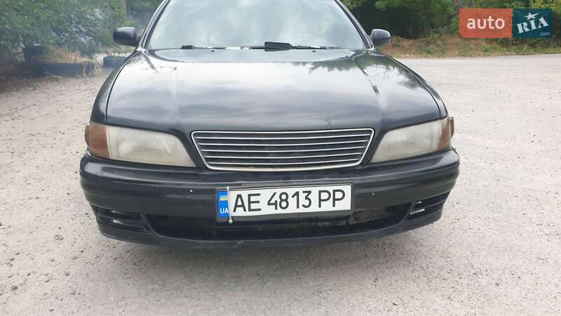 Седан Nissan Maxima 1996 в Днепре