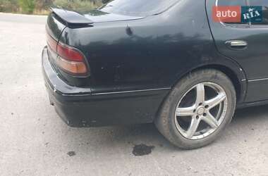 Седан Nissan Maxima 1996 в 