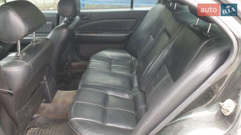 Седан Nissan Maxima 1996 в Днепре