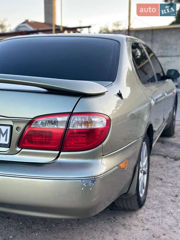 Седан Nissan Maxima 2000 в Днепре