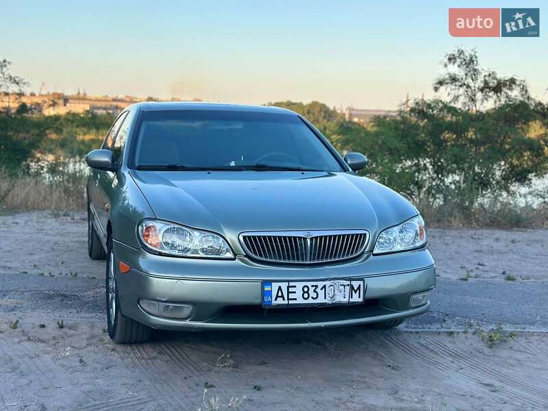 Седан Nissan Maxima 2000 в Днепре