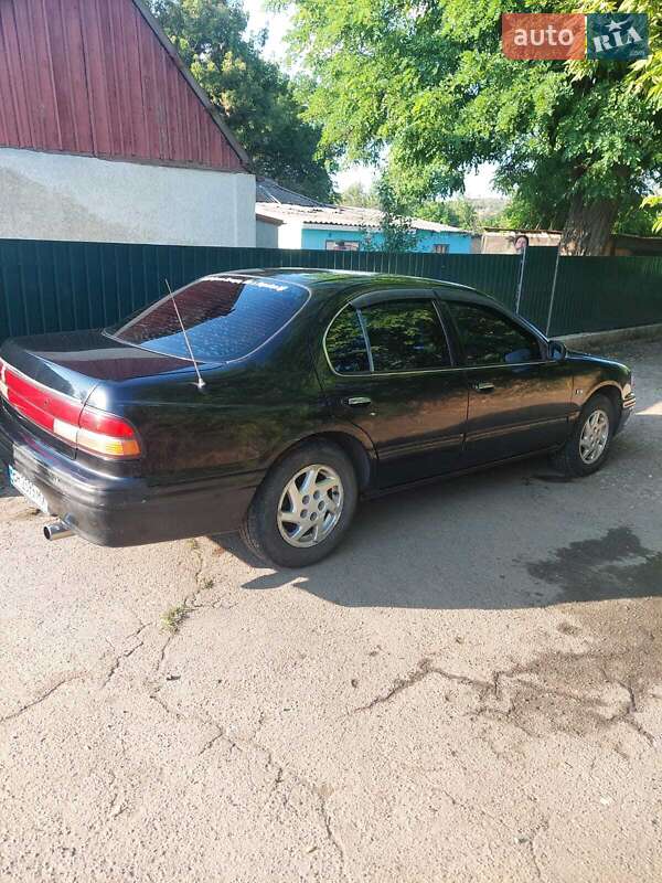 Седан Nissan Maxima 1995 в Одессе