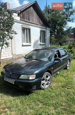 Седан Nissan Maxima 1995 в Рівному