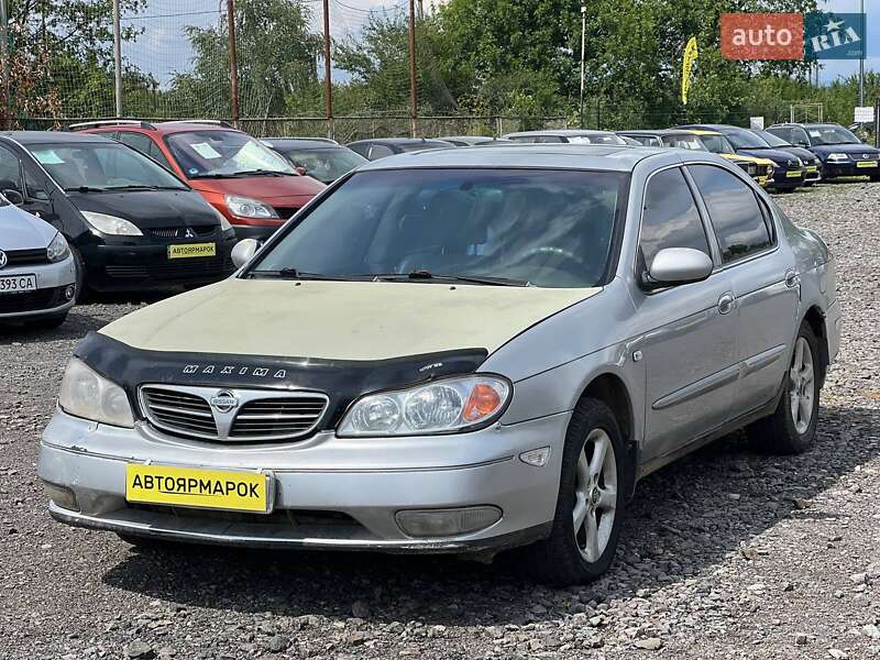 Седан Nissan Maxima 2002 в Ужгороде