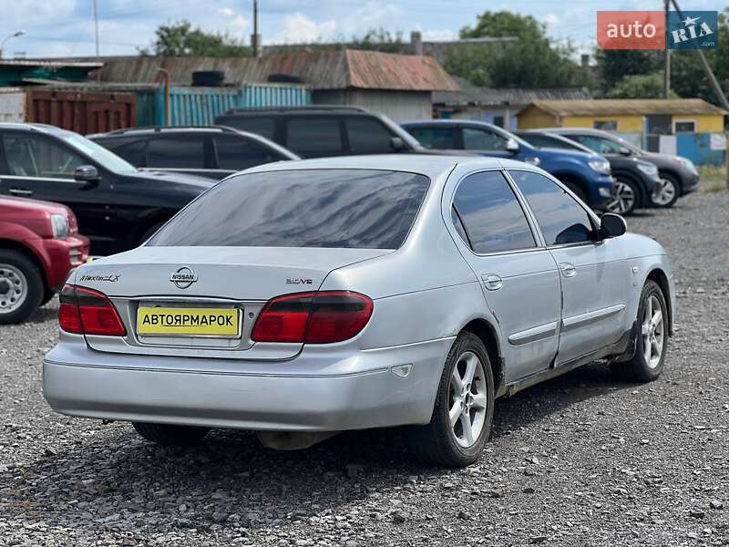 Седан Nissan Maxima 2002 в Ужгороде