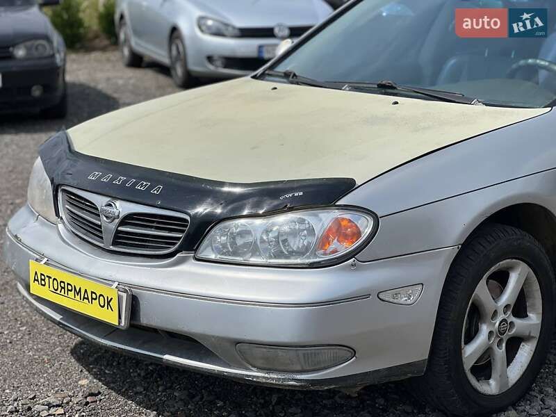 Седан Nissan Maxima 2002 в Ужгороде
