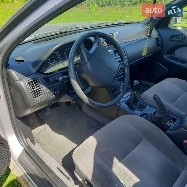 Седан Nissan Maxima 1995 в Івано-Франківську