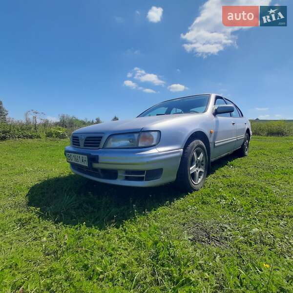 Седан Nissan Maxima 1995 в Івано-Франківську