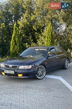 Седан Nissan Maxima 1999 в Хмельницком