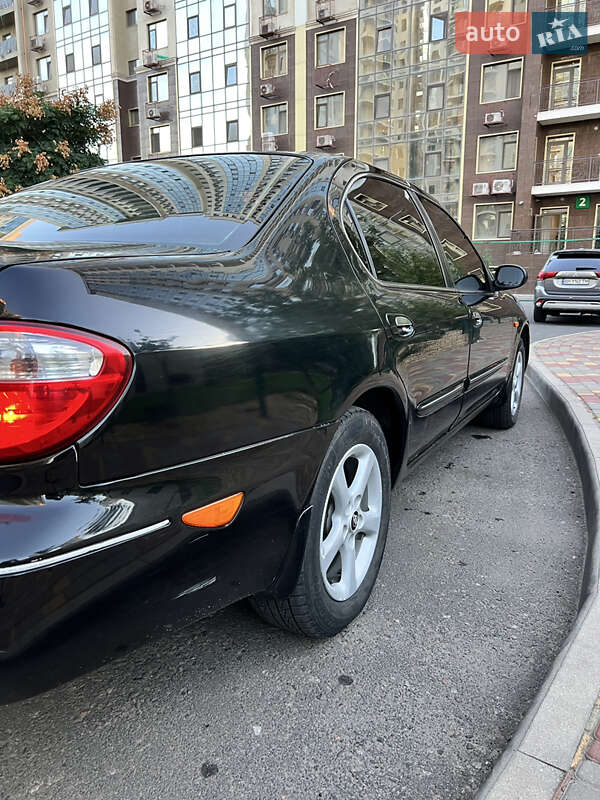Седан Nissan Maxima 2003 в Умани