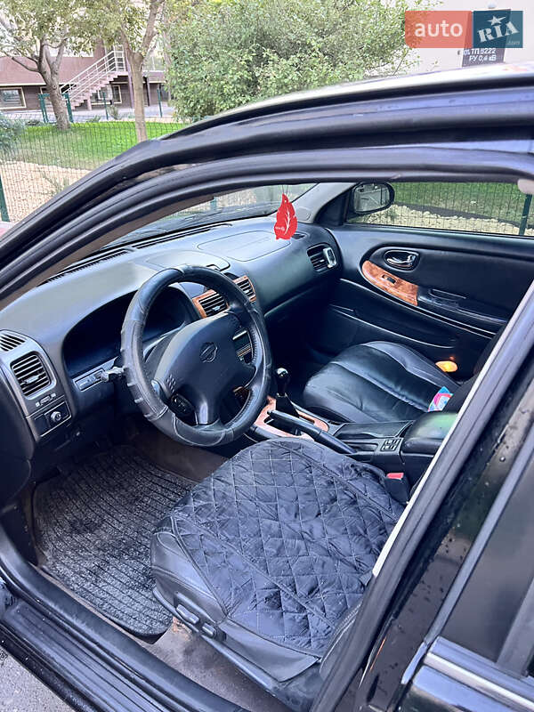 Седан Nissan Maxima 2003 в Умани