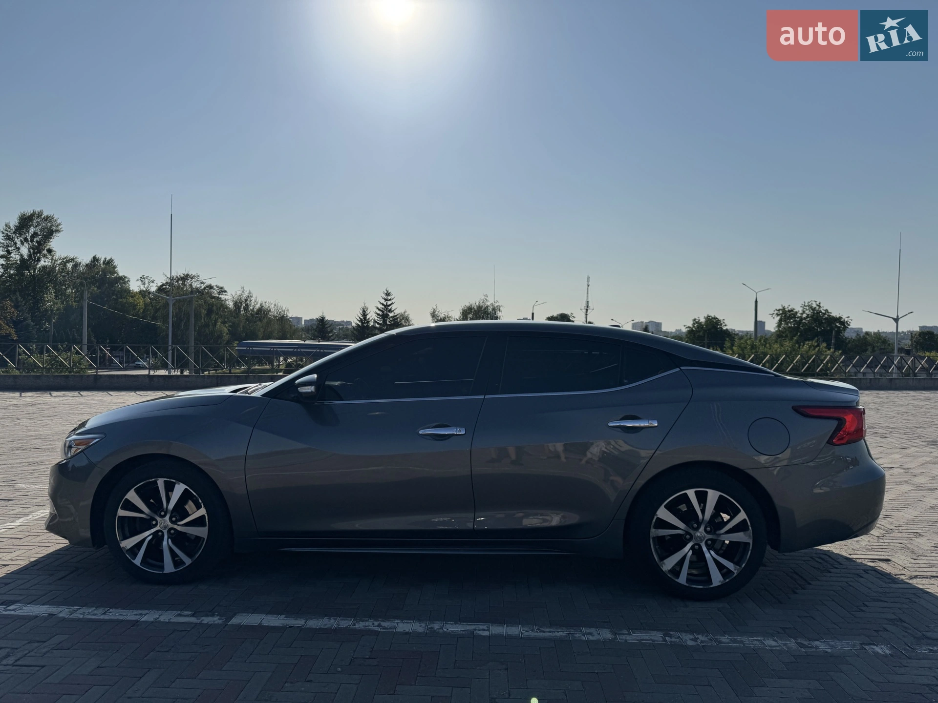 2017 Nissan Maxima - мініатюра 10