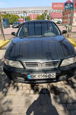 Седан Nissan Maxima 1997 в Ровно