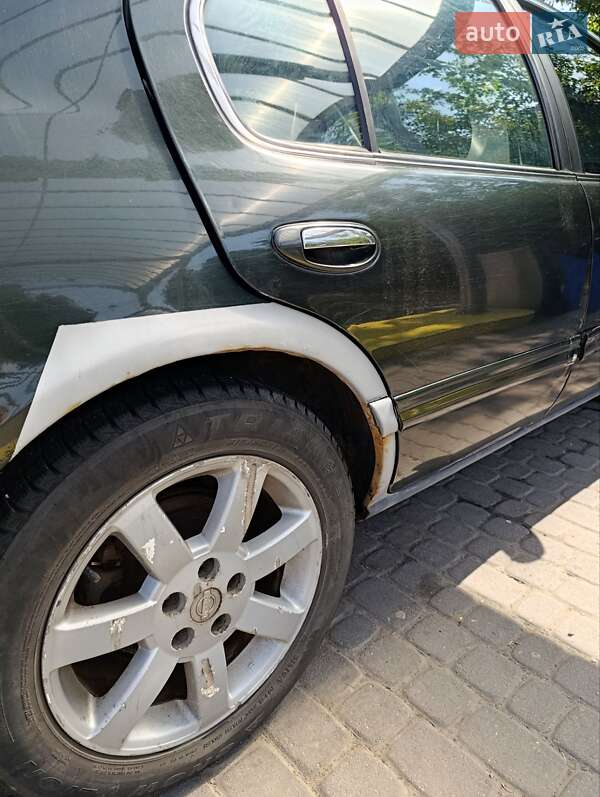 Седан Nissan Maxima 1997 в Ровно