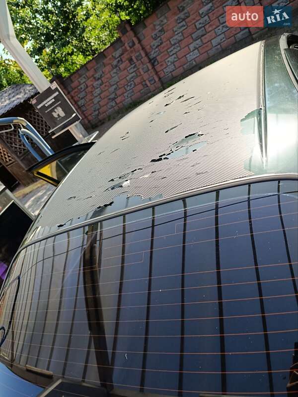 Седан Nissan Maxima 1997 в Ровно