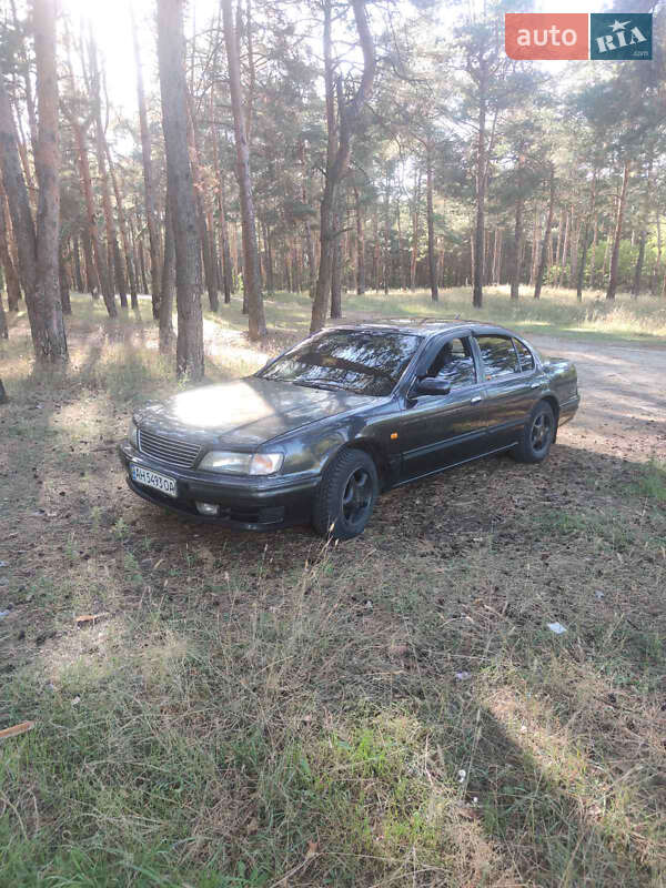 Седан Nissan Maxima 1995 в  фото Седан Nissan Maxima 1995 в