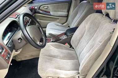 Седан Nissan Maxima 2000 в Киеве