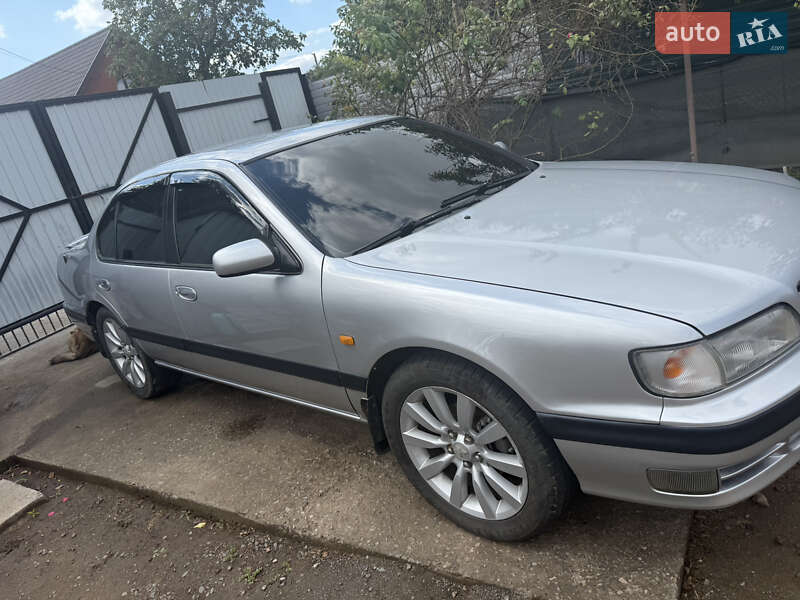 Седан Nissan Maxima 1997 в Ізмаїлі
