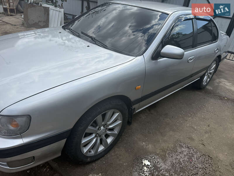 Седан Nissan Maxima 1997 в Ізмаїлі