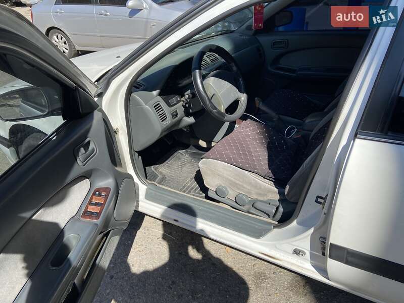 Седан Nissan Maxima 1995 в Запорожье