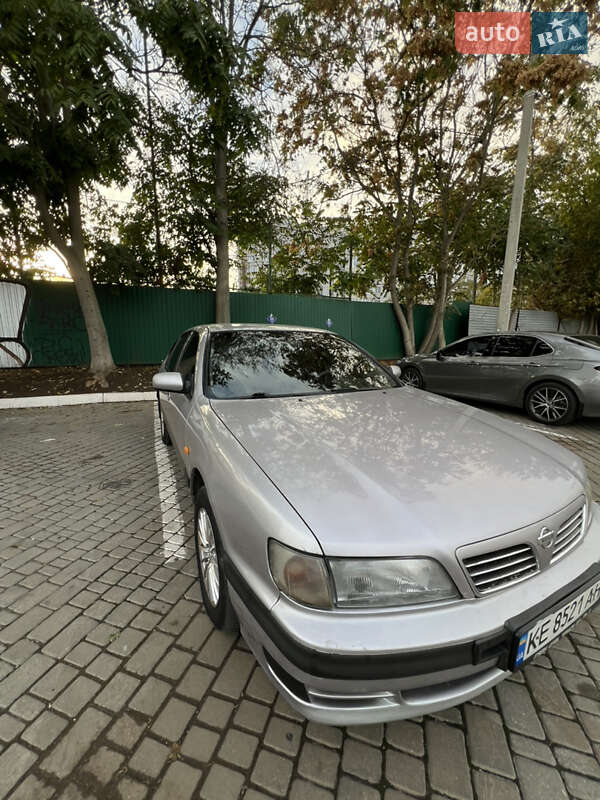Седан Nissan Maxima 1995 в Одессе