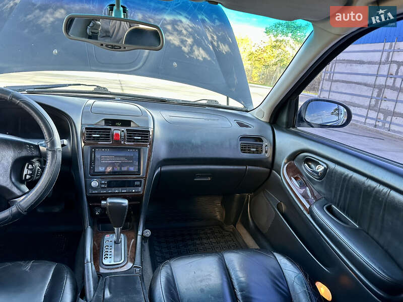Седан Nissan Maxima 2000 в Одессе