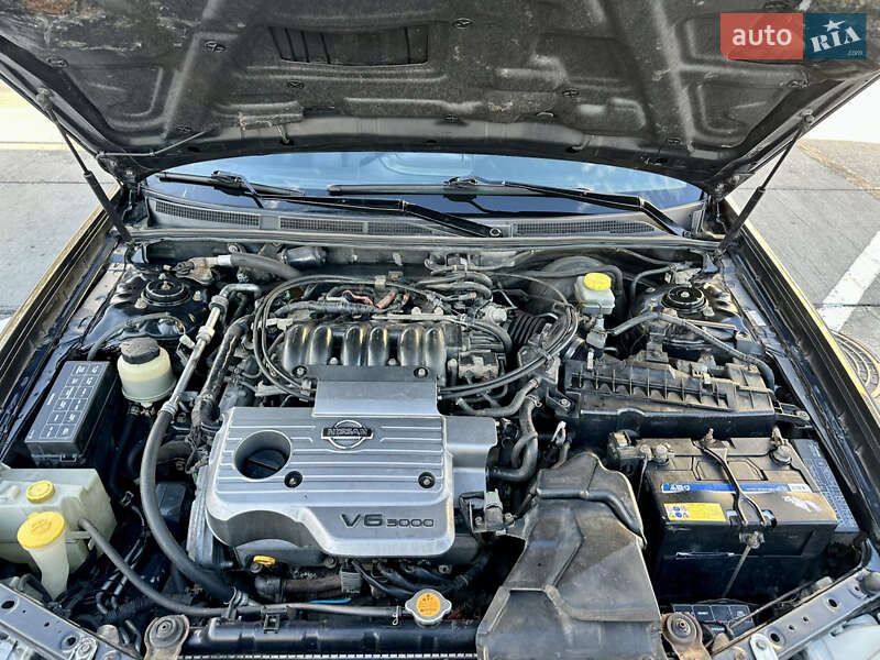 Седан Nissan Maxima 2000 в Одессе
