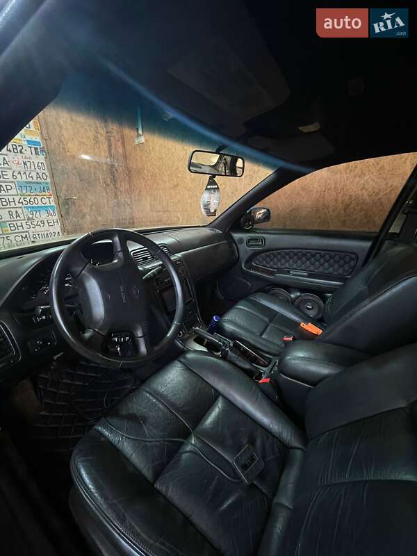 Седан Nissan Maxima 1997 в Одесі