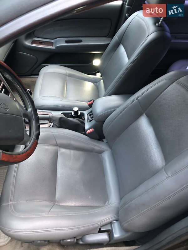 Седан Nissan Maxima 1995 в Одессе