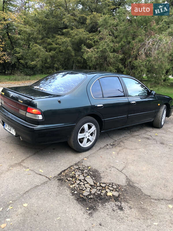 Седан Nissan Maxima 1995 в Одессе