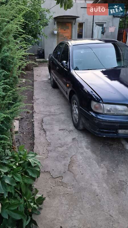 Седан Nissan Maxima 1995 в Одессе