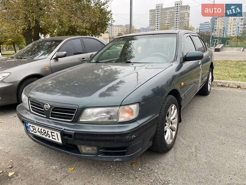 Седан Nissan Maxima 1999 в Киеве