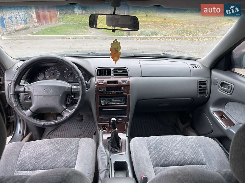Седан Nissan Maxima 1999 в Киеве