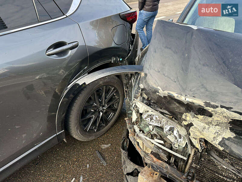 Седан Nissan Maxima 2000 в Києві