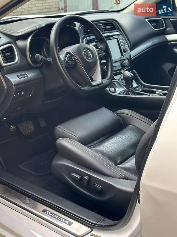 Седан Nissan Maxima 2017 в Киеве