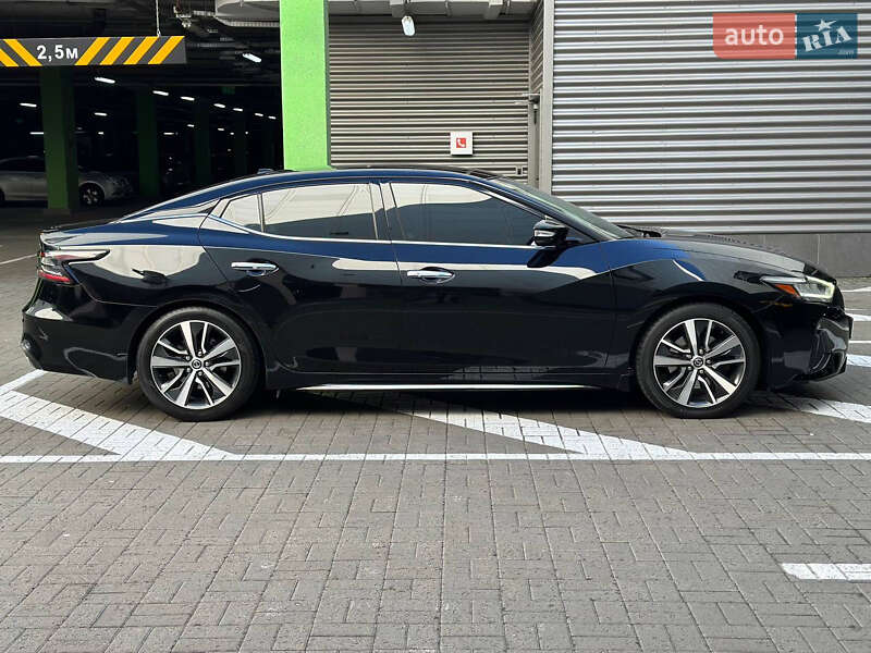 Седан Nissan Maxima 2019 в Киеве