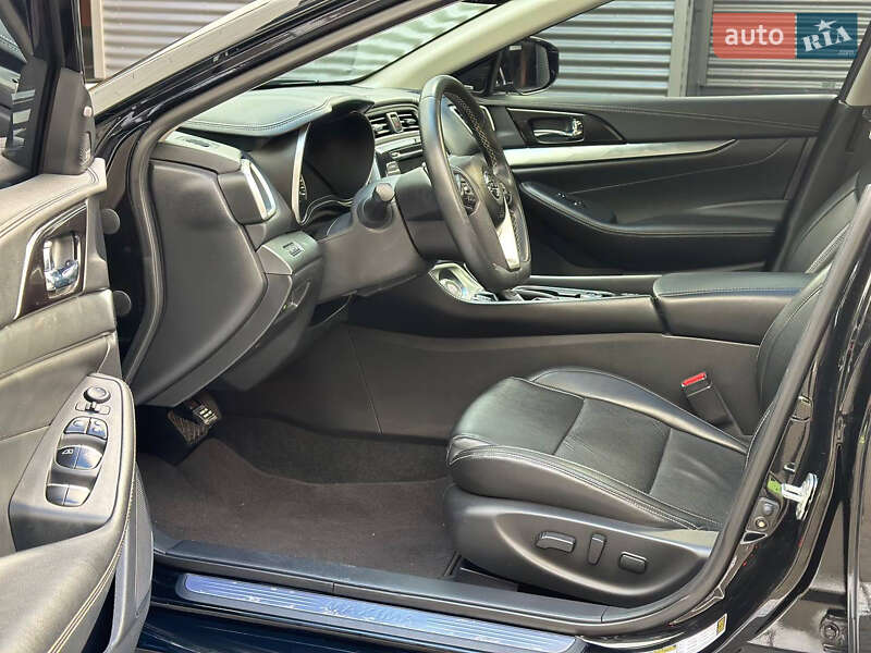 Седан Nissan Maxima 2019 в Киеве