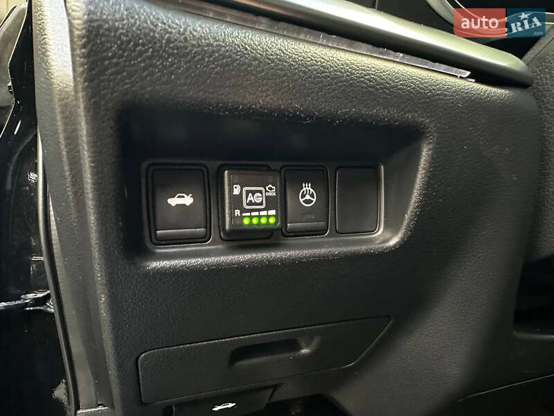 Седан Nissan Maxima 2019 в Киеве