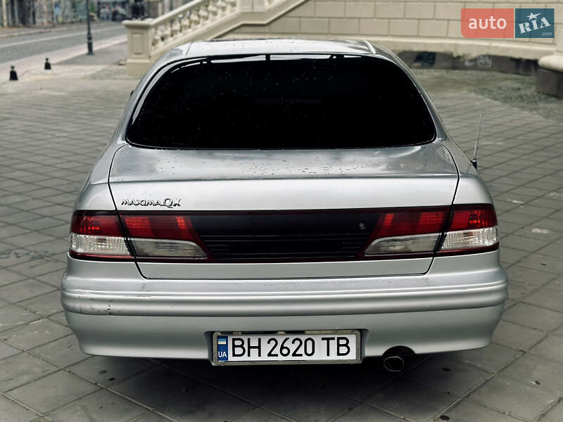 Седан Nissan Maxima 1998 в Одессе