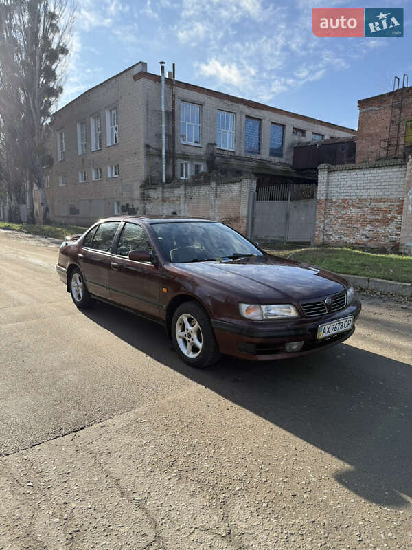 Седан Nissan Maxima 1998 в Харькове