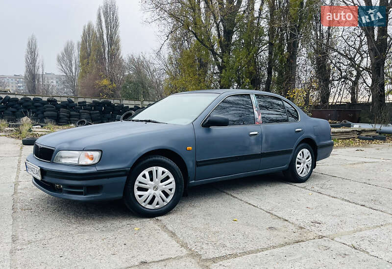 Седан Nissan Maxima 1997 в Одессе