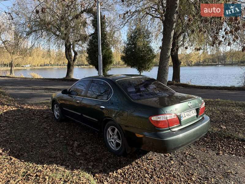 Седан Nissan Maxima 2001 в Ровно