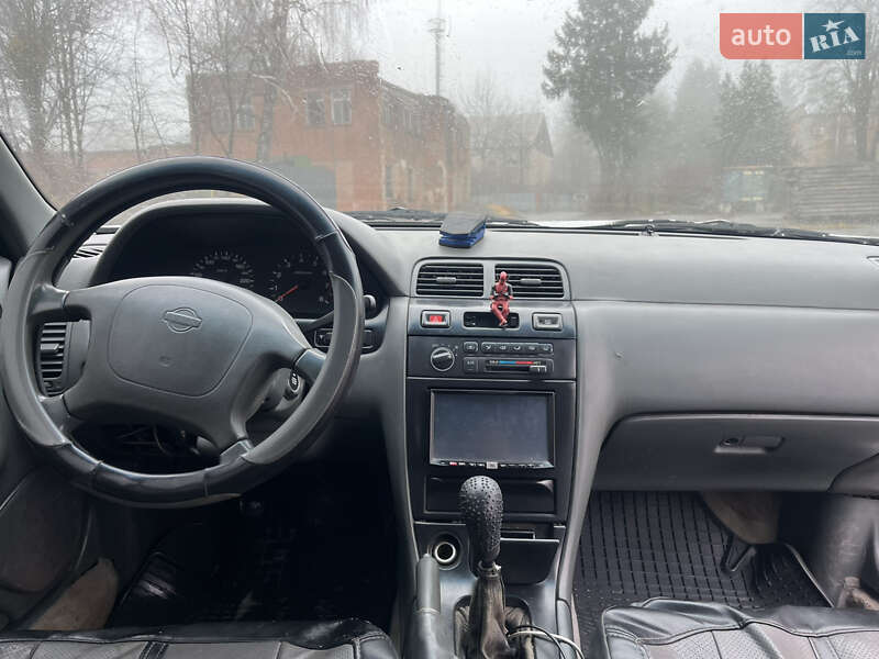 Седан Nissan Maxima 1997 в Литине