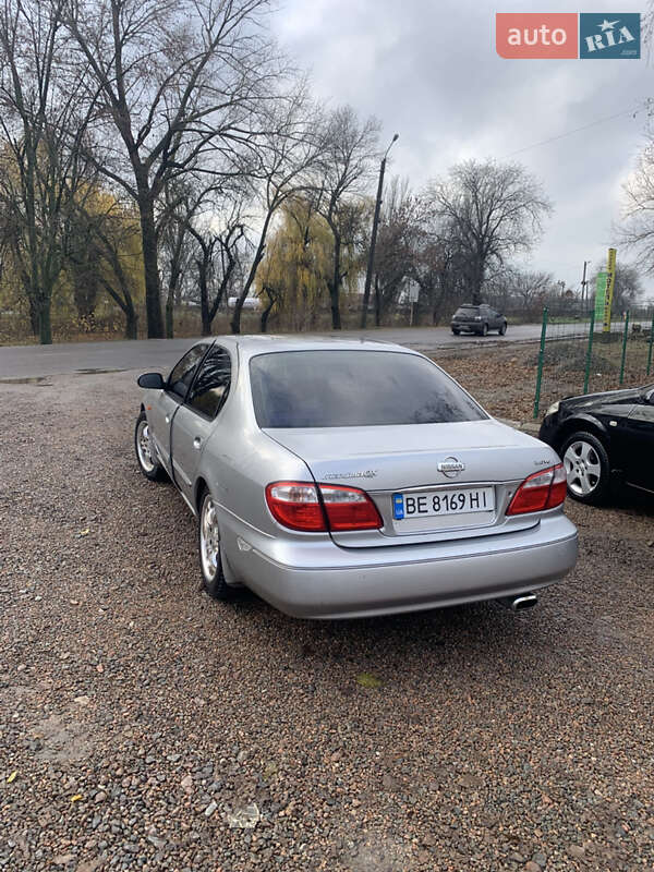 Седан Nissan Maxima 2004 в Первомайске