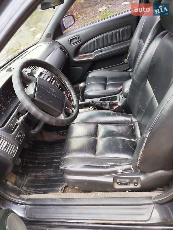 Седан Nissan Maxima 1996 в Чечельнике